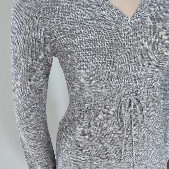 Roxy Gray and White Long Sleeve Top - Picture 7 of 13